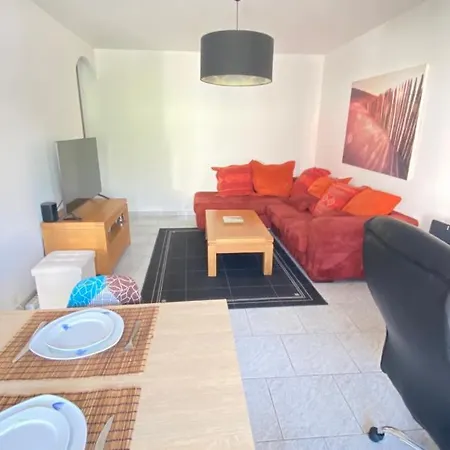 Familial Quartier Fontonne A By Weekome شقة *